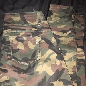 Camo skinny pants